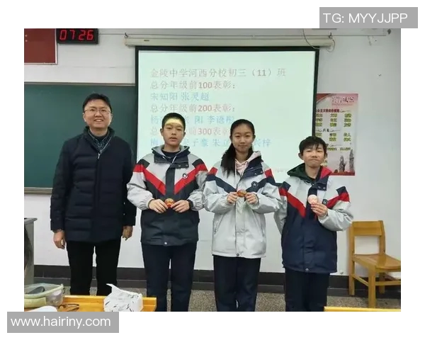 足球副班长的逆袭之路如何重塑球队辉煌与梦想